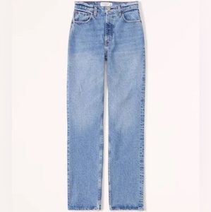 NWT Abercrombie 90s straight ultra high rise curve love jeans. Size 4, 27in